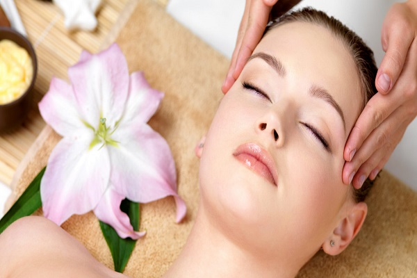 10روش خانگی برای رفع تیرگی زیر چشم