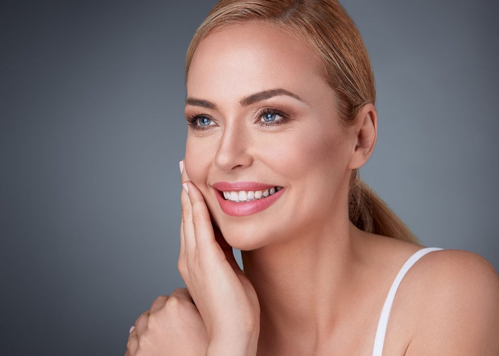 ترکیب سرم ویتامین سی با روش‌های پیشرفته جوانسازی